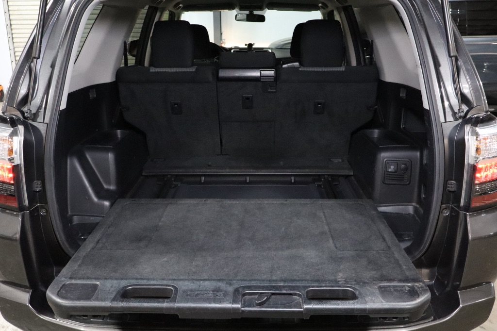 2016 Toyota 4Runner SR5 photo