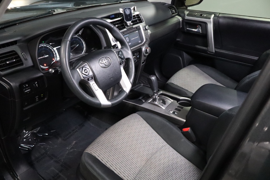 2016 Toyota 4Runner SR5 photo