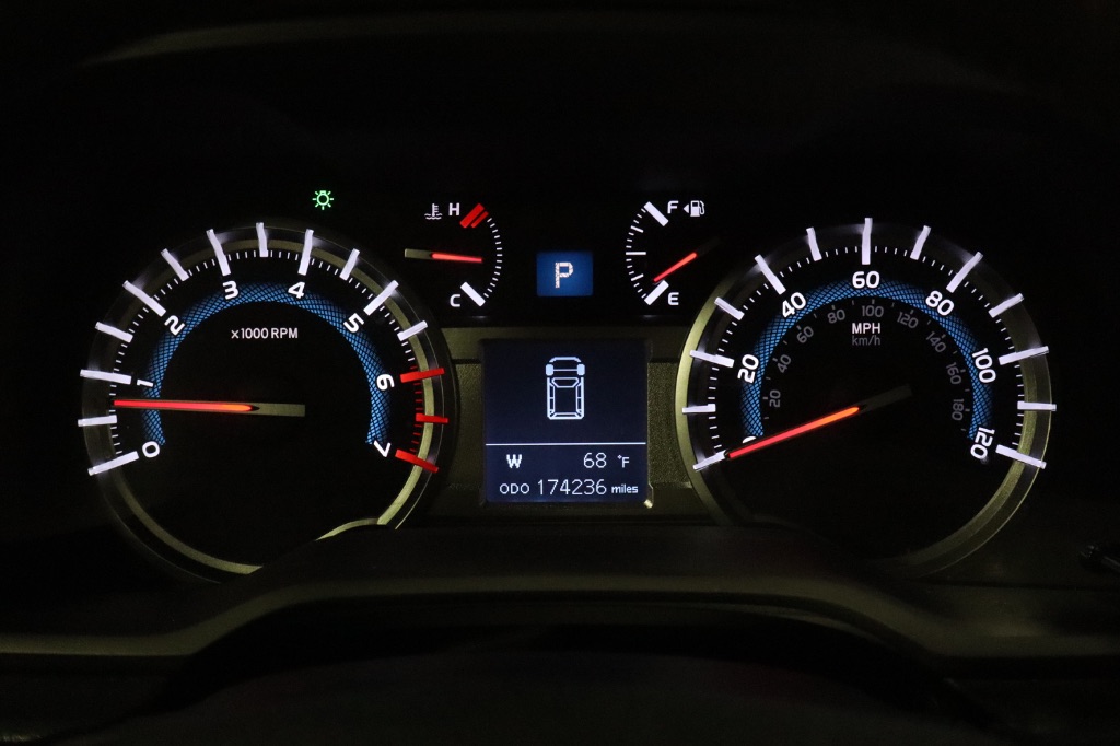 2016 Toyota 4Runner SR5 photo