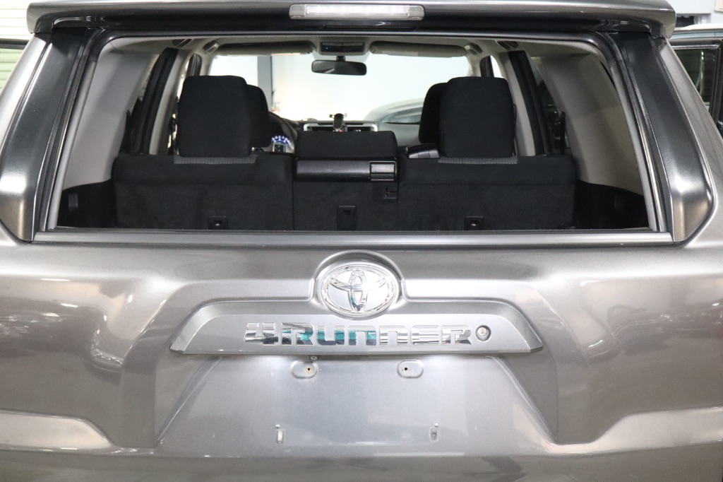 2016 Toyota 4Runner SR5 photo