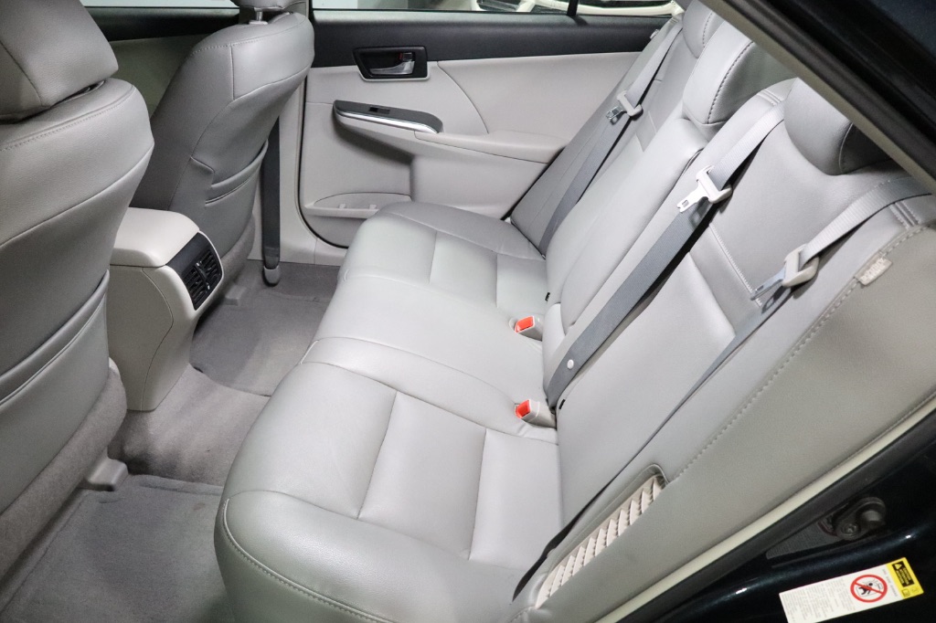 2013 Toyota Camry Hybrid LE photo