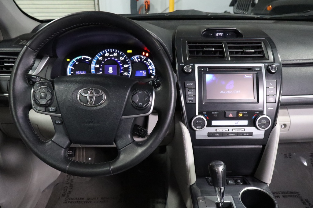2013 Toyota Camry Hybrid LE photo