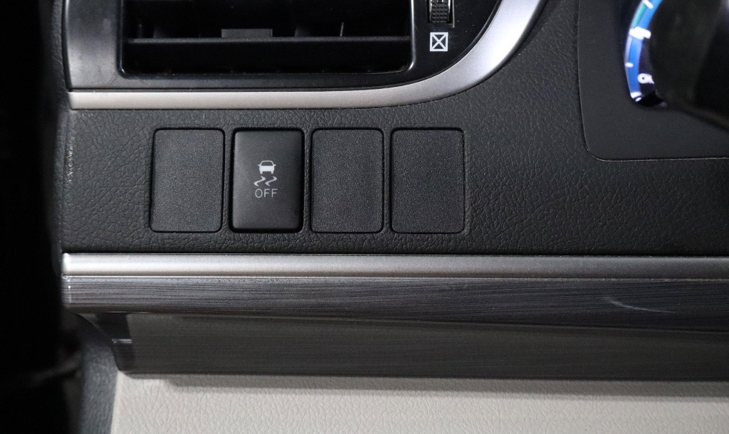 2013 Toyota Camry Hybrid LE photo