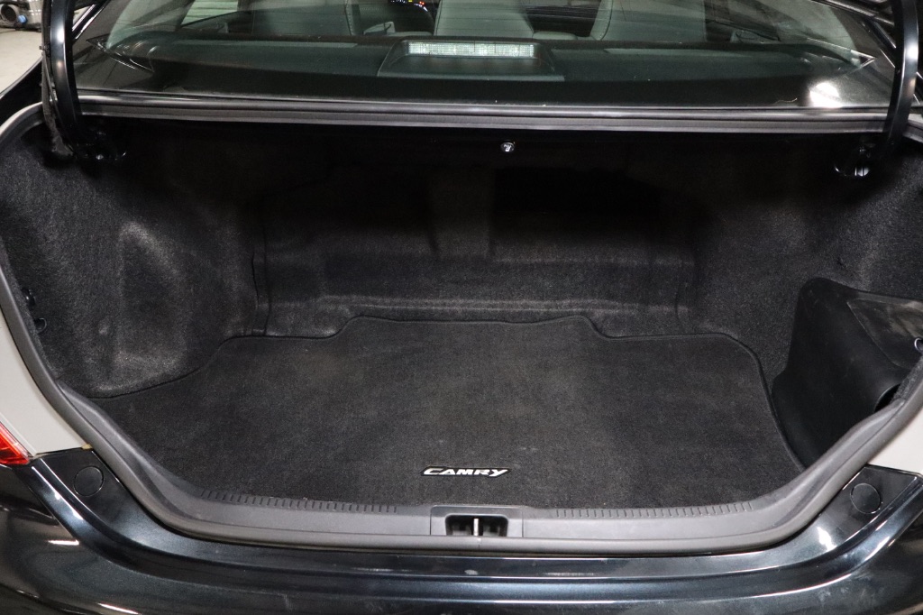 2013 Toyota Camry Hybrid LE photo