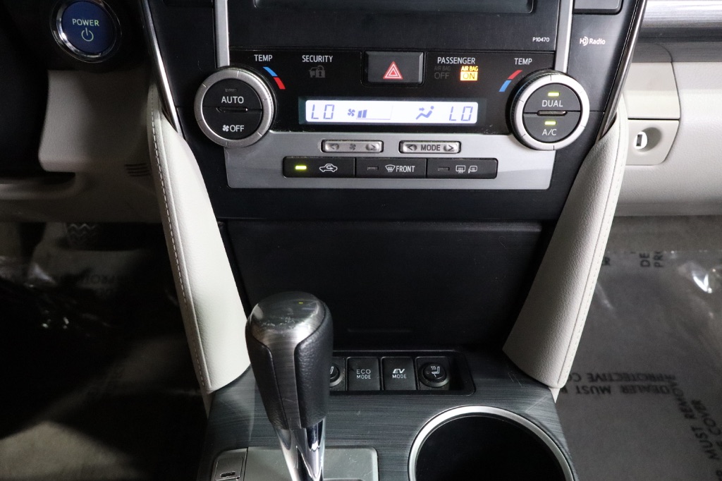 2013 Toyota Camry Hybrid LE photo