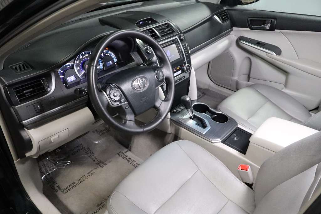 2013 Toyota Camry Hybrid LE photo