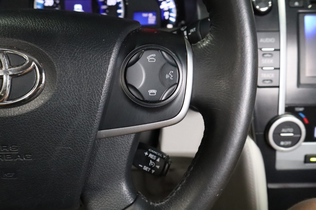 2013 Toyota Camry Hybrid LE photo