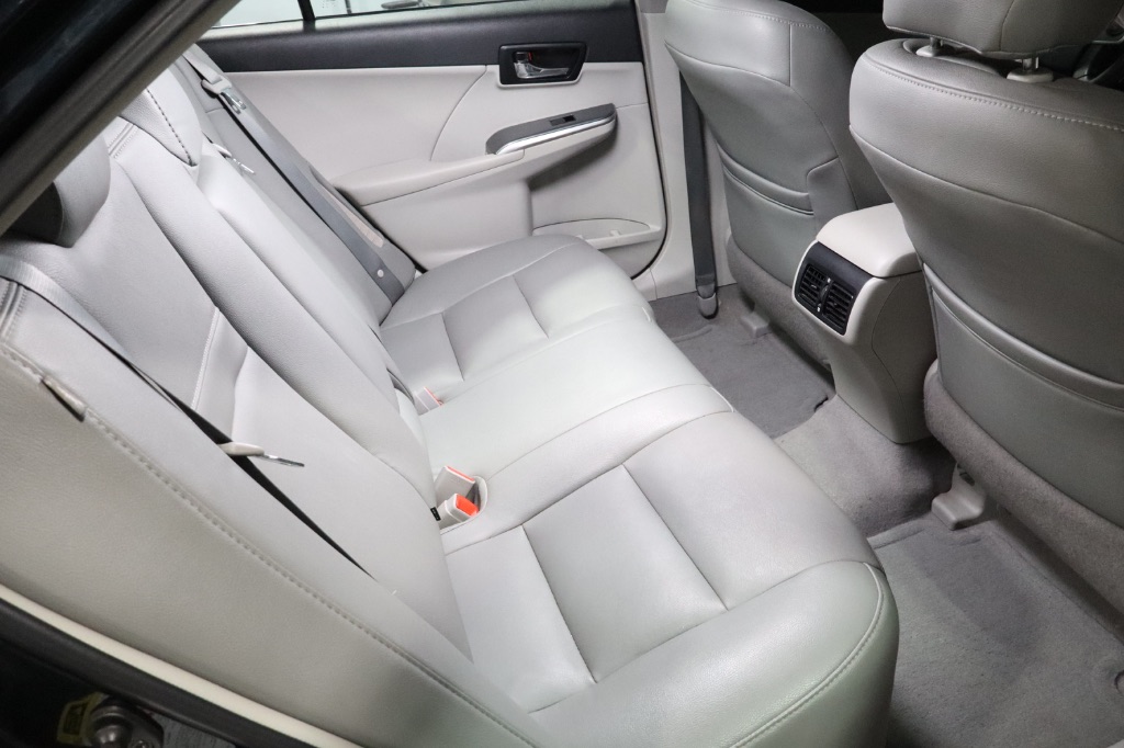 2013 Toyota Camry Hybrid LE photo