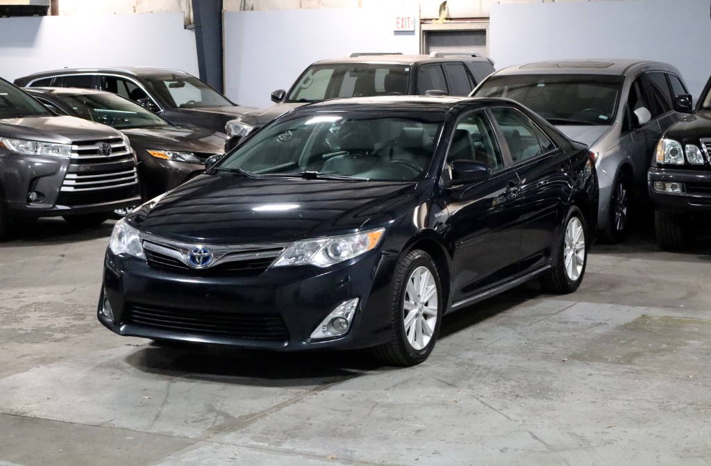 2013 Toyota Camry Hybrid LE photo
