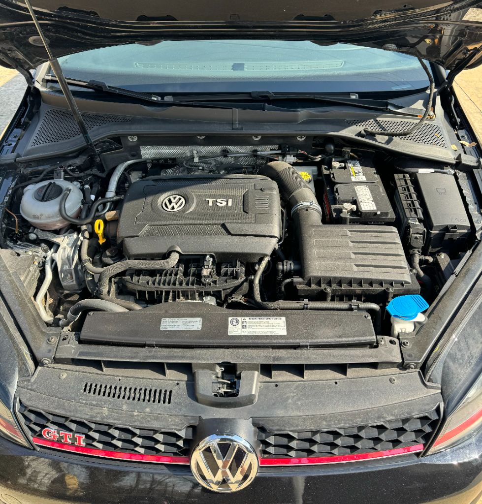 2017 Volkswagen GTI SE photo