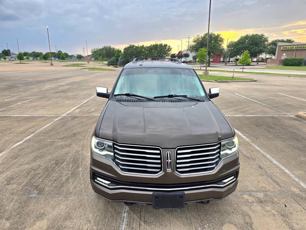 2015 Lincoln Navigator - $10,999