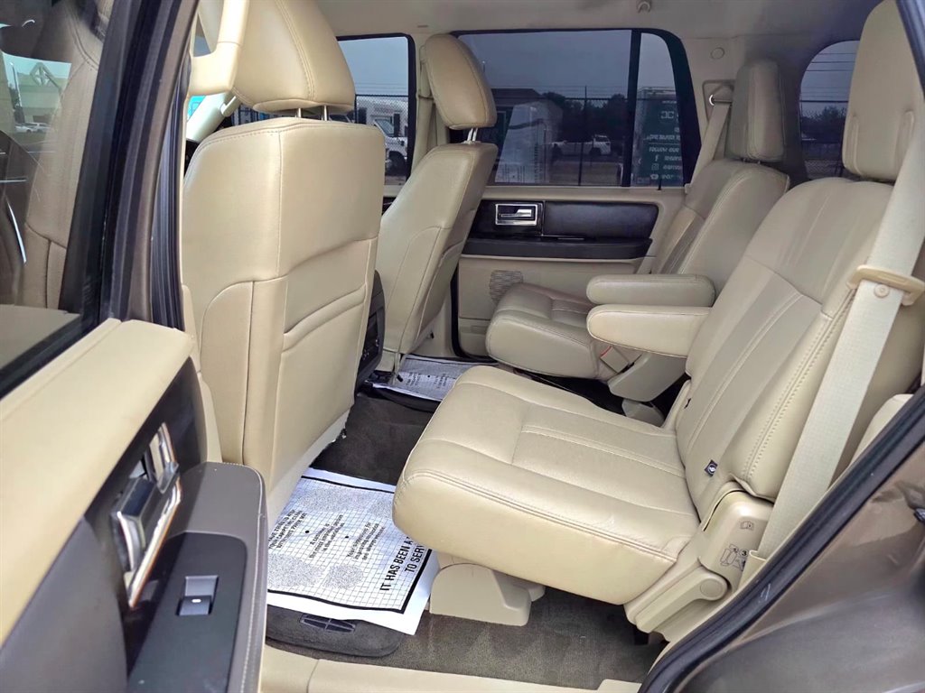 2015 Lincoln Navigator - $10,999