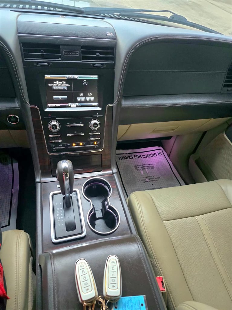 2015 Lincoln Navigator - $10,999
