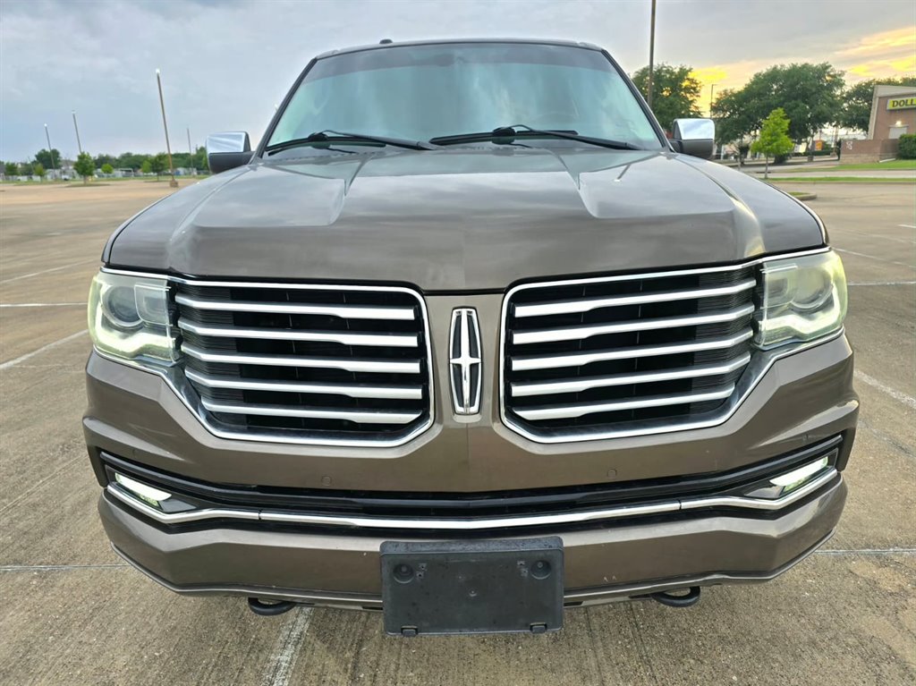 2015 Lincoln Navigator - $10,999