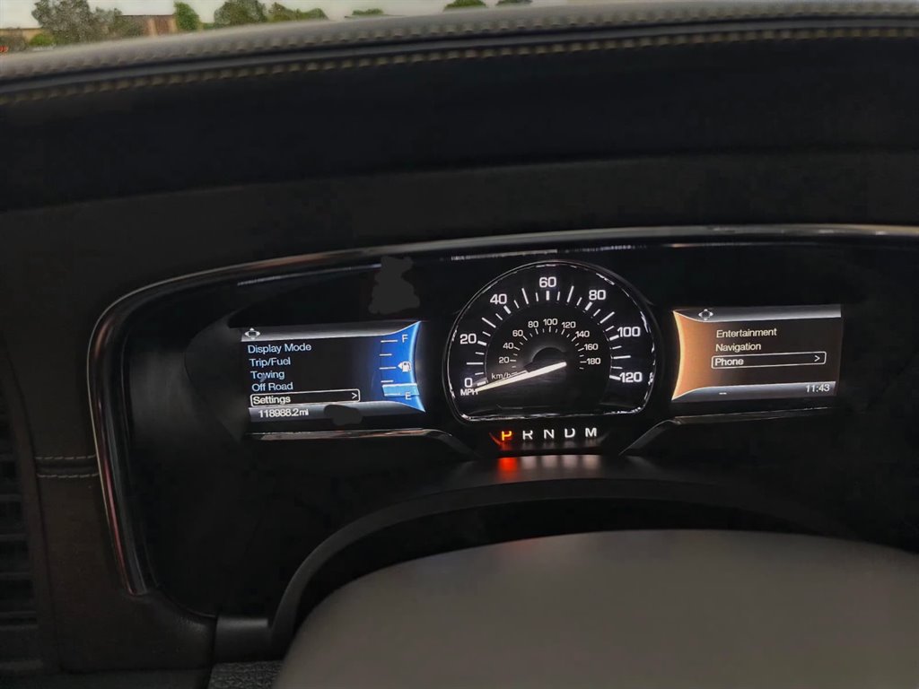 2015 Lincoln Navigator - $10,999