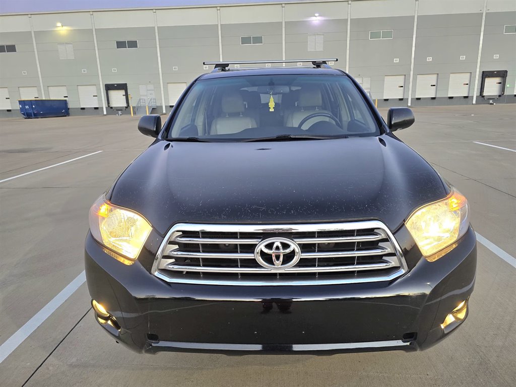 2010 Toyota Highlander - $7,999
