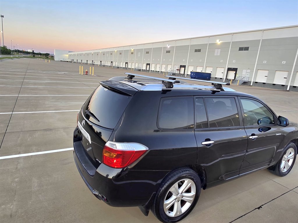 2010 Toyota Highlander - $7,999