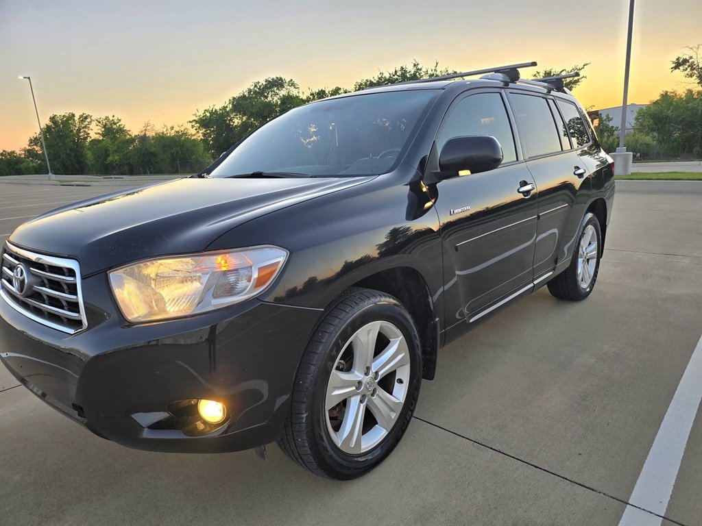 2010 Toyota Highlander - $7,999