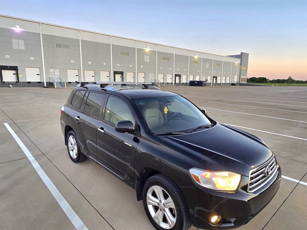 2010 Toyota Highlander - $7,999