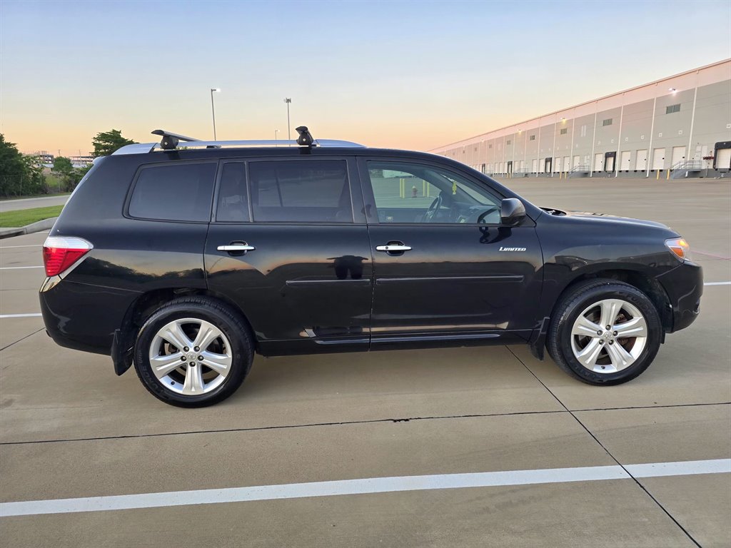 2010 Toyota Highlander - $7,999
