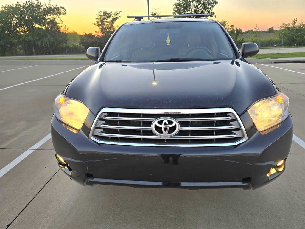 2010 Toyota Highlander - $7,999