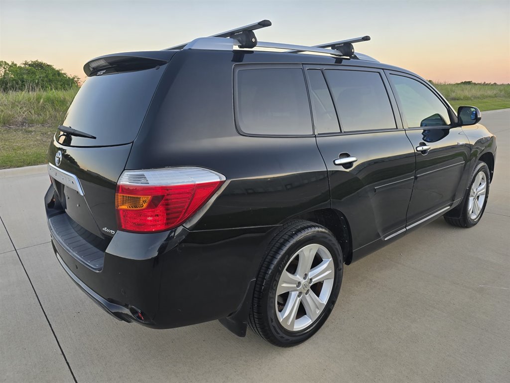 2010 Toyota Highlander - $7,999