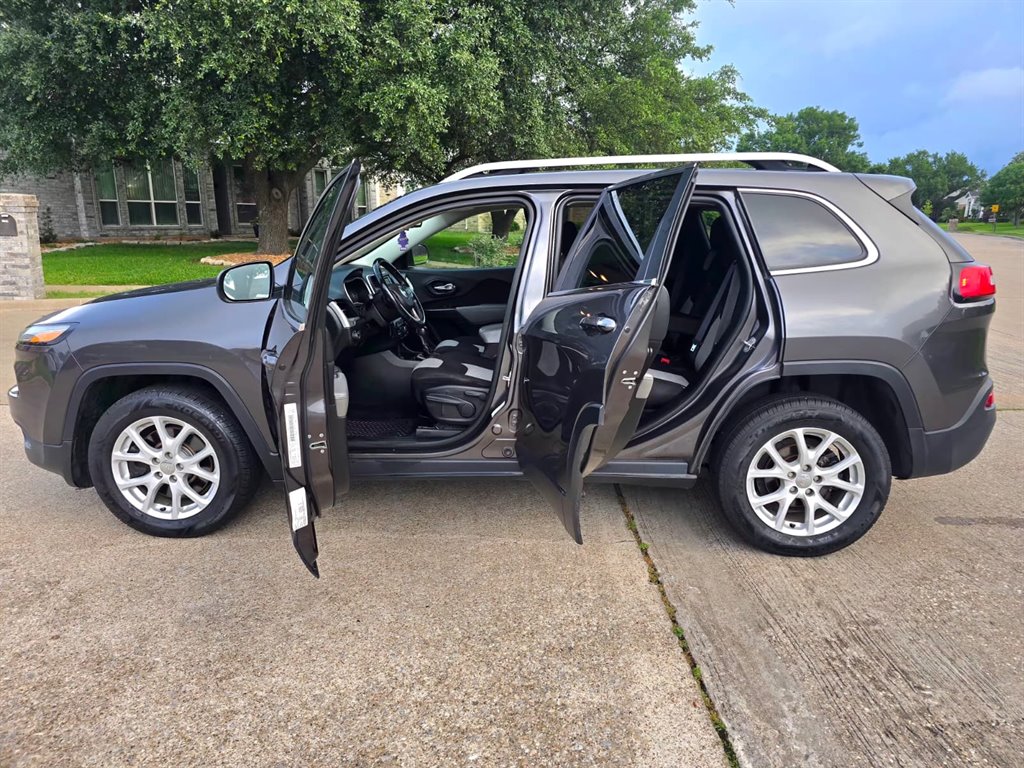 2014 Jeep Cherokee - $6,999