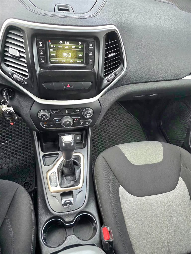2014 Jeep Cherokee - $6,999