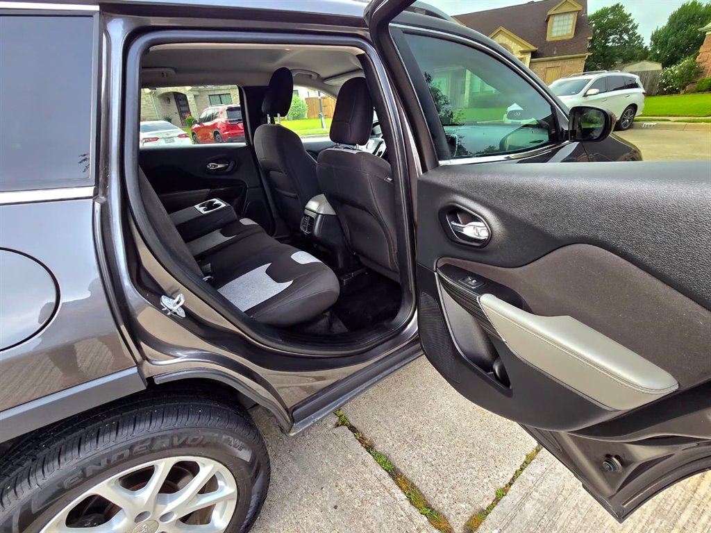 2014 Jeep Cherokee - $6,999