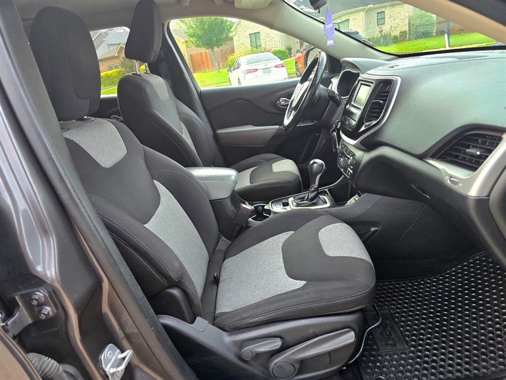 2014 Jeep Cherokee - $6,999