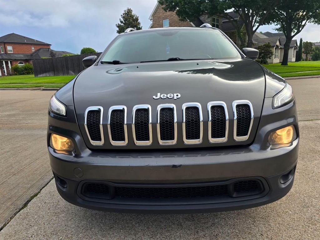 2014 Jeep Cherokee - $6,999