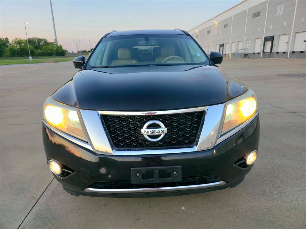 2014 Nissan Pathfinder - $7,999