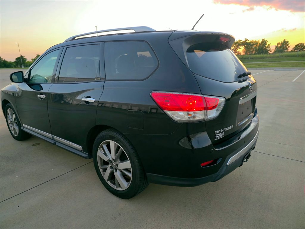 2014 Nissan Pathfinder - $7,999