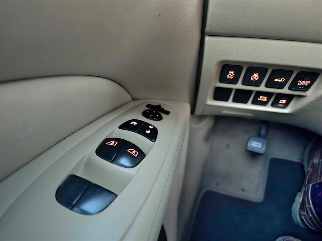 2014 Nissan Pathfinder - $7,999