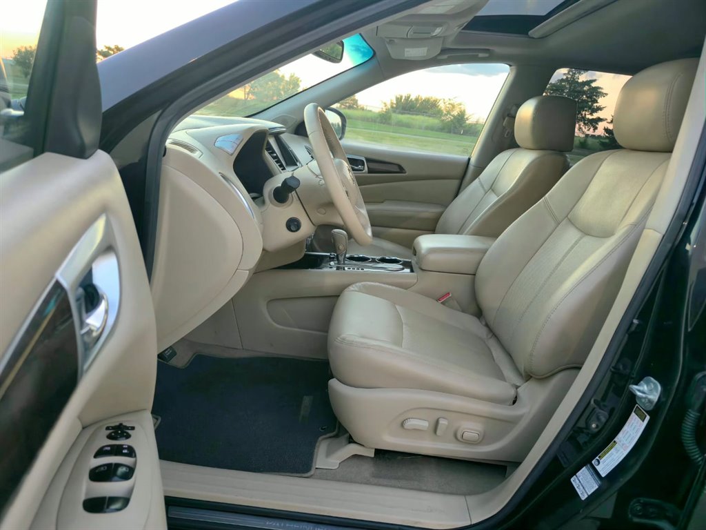 2014 Nissan Pathfinder - $7,999