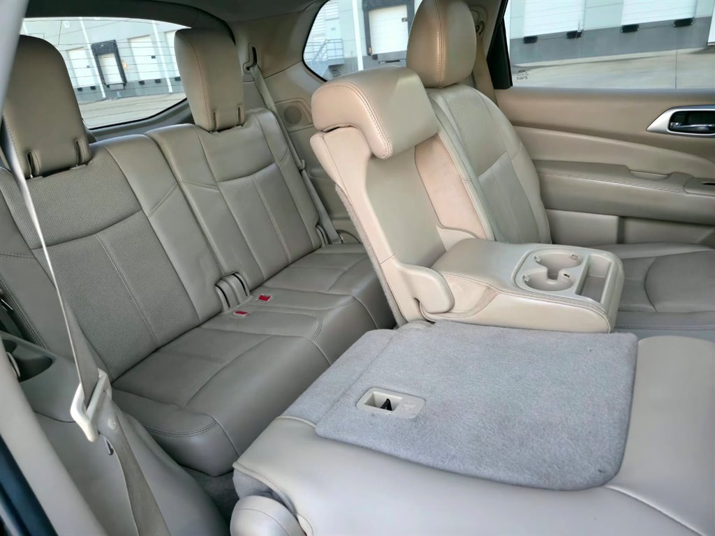 2014 Nissan Pathfinder - $7,999