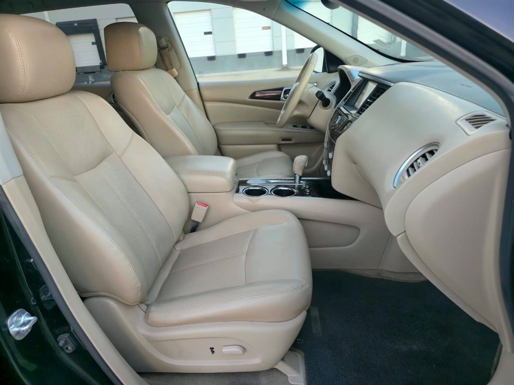 2014 Nissan Pathfinder - $7,999