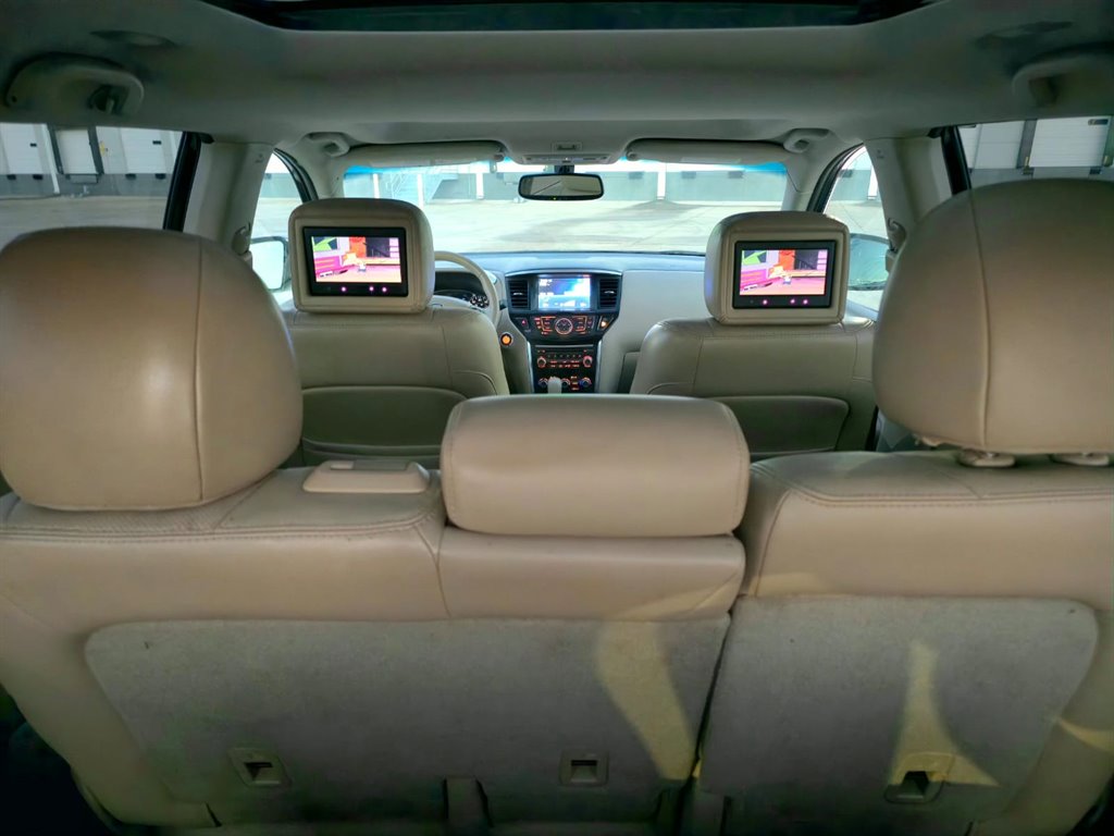 2014 Nissan Pathfinder - $7,999