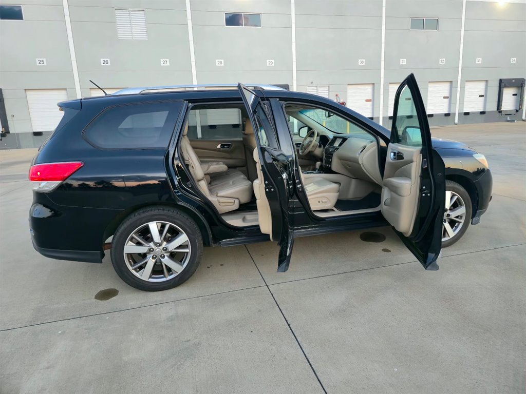 2014 Nissan Pathfinder - $7,999