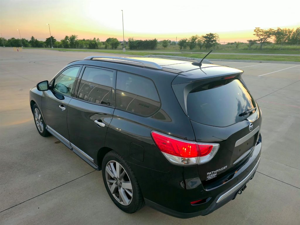 2014 Nissan Pathfinder - $7,999