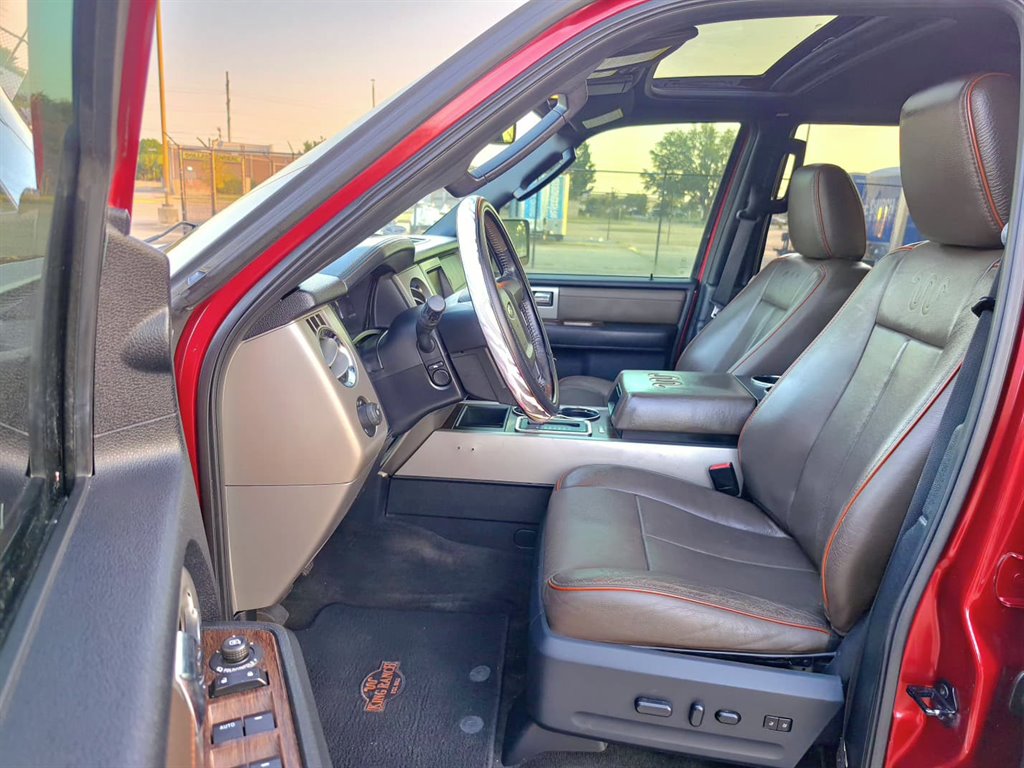 2015 Ford Expedition - $9,999