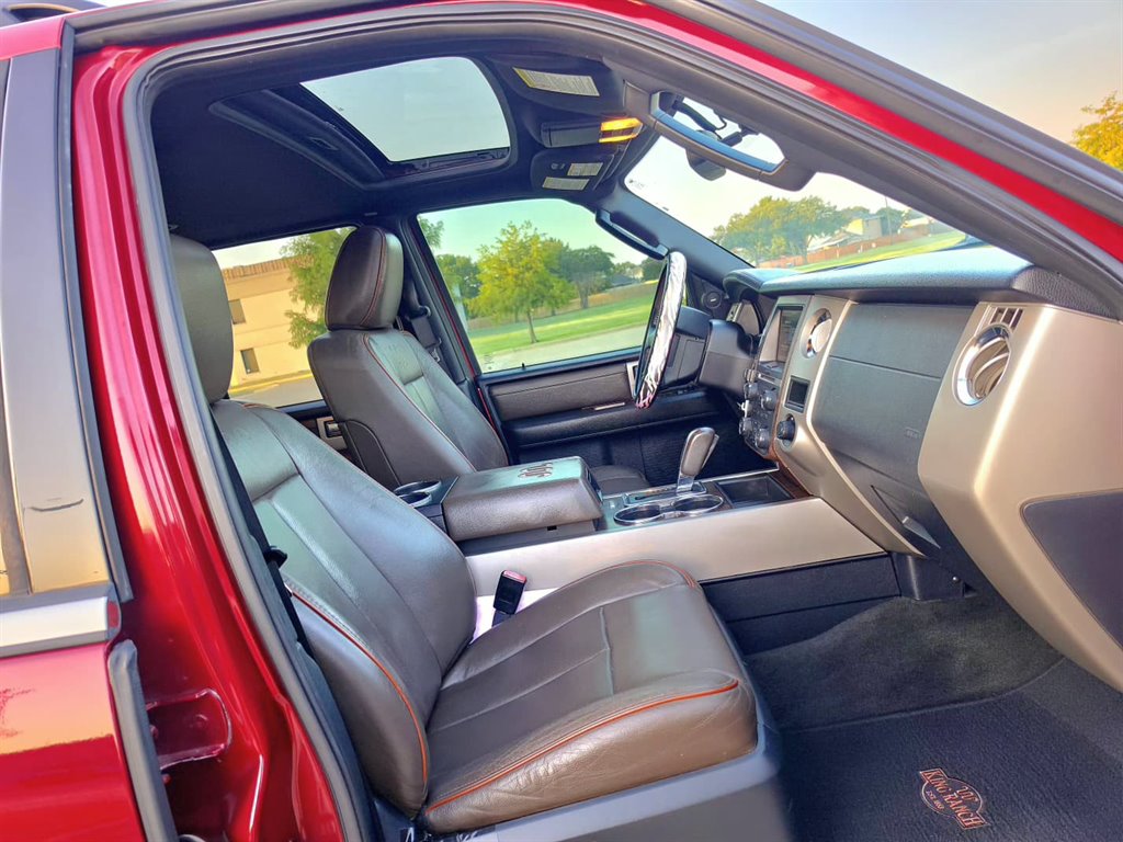 2015 Ford Expedition - $9,999