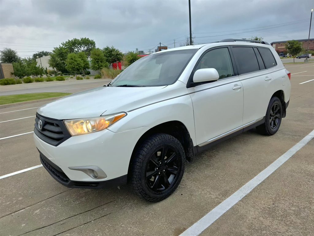 2011 Toyota Highlander - $7,999