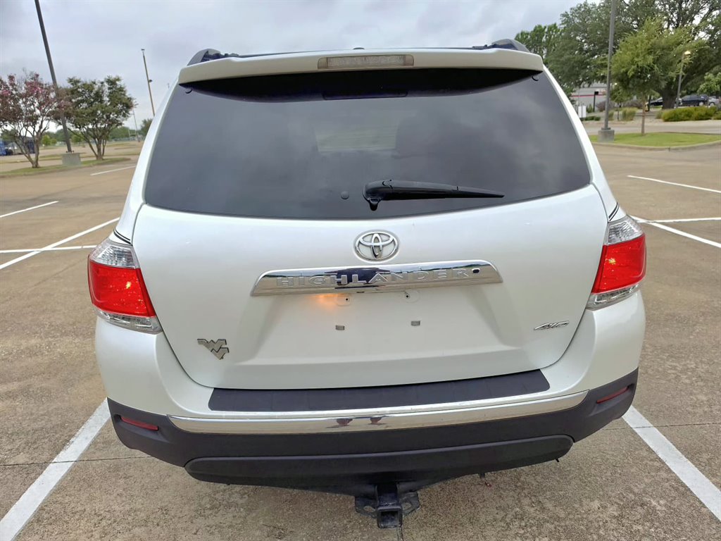 2011 Toyota Highlander - $7,999
