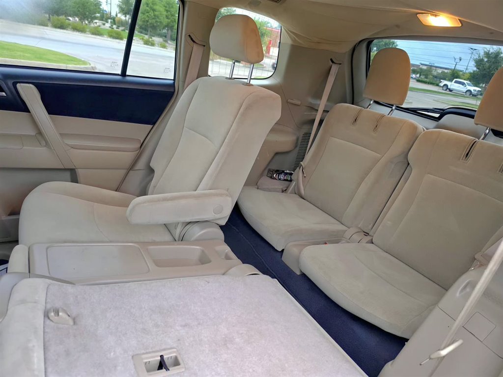 2011 Toyota Highlander - $7,999