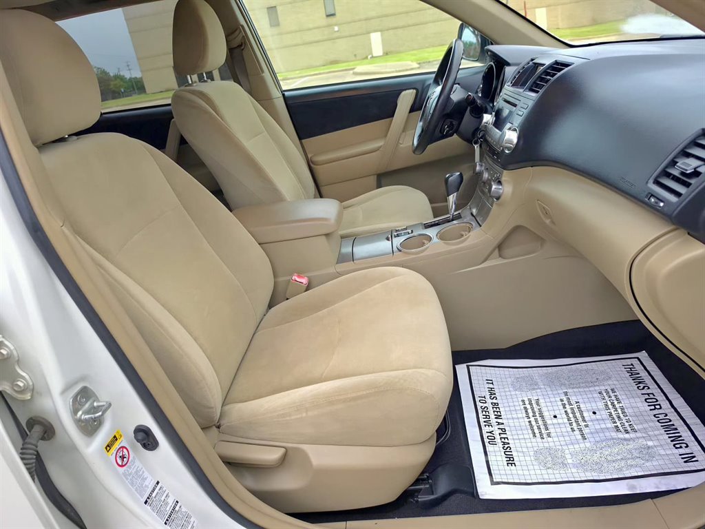 2011 Toyota Highlander - $7,999