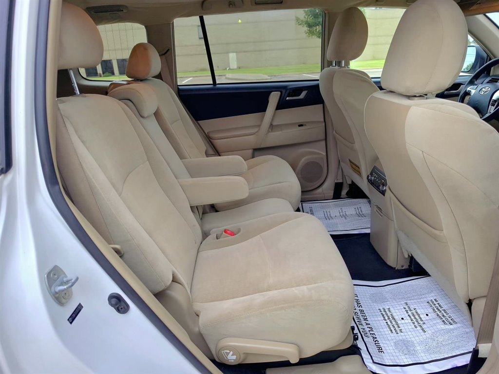 2011 Toyota Highlander - $7,999