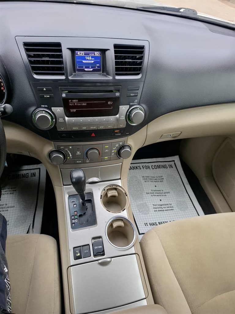 2011 Toyota Highlander - $7,999