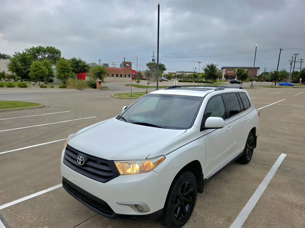 2011 Toyota Highlander - $7,999