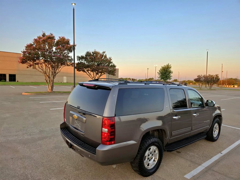 2014 Chevrolet Suburban - $6,999